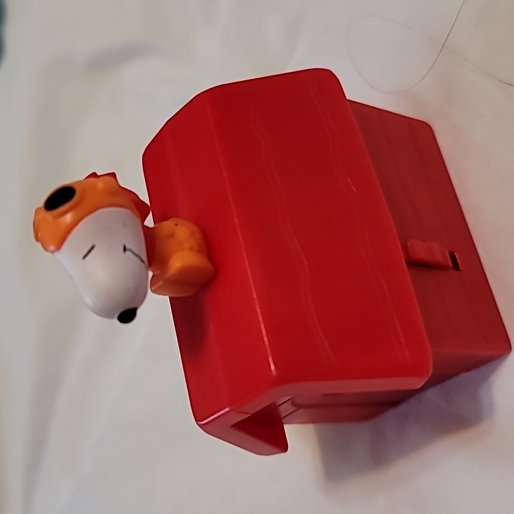 ECLIPSE PROJECTOR TOY Snoopy Dog House Peanuts McDonalds NASA 2019 Happy…